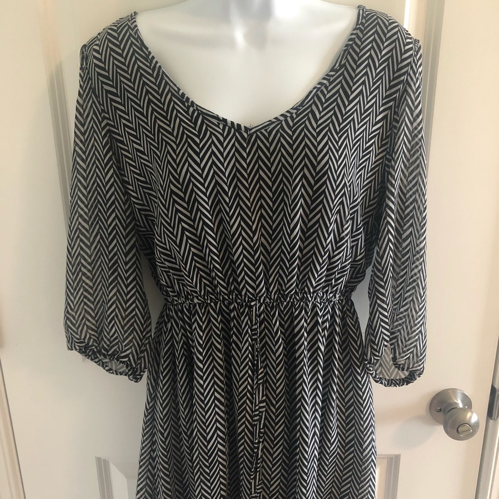 Little black and white dress 🖤